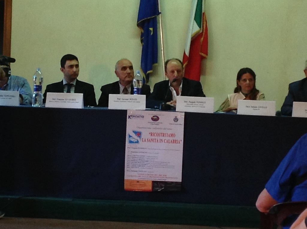 Relatore a Castrovillari al convegno ”Ricostruire la Sanità in Calabria”.